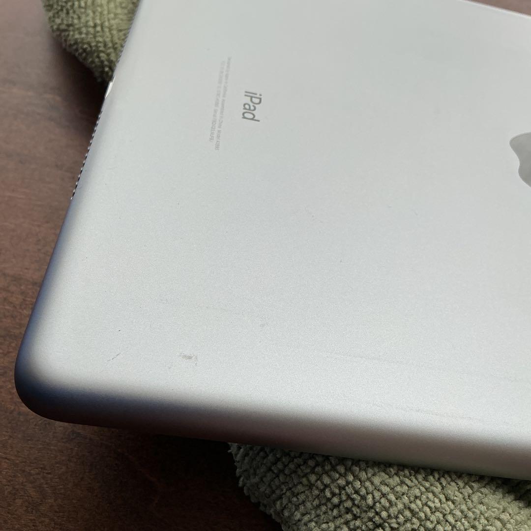 Apple iPad本体第6世代32GBwifiモデル　バッテリー最大容量68%