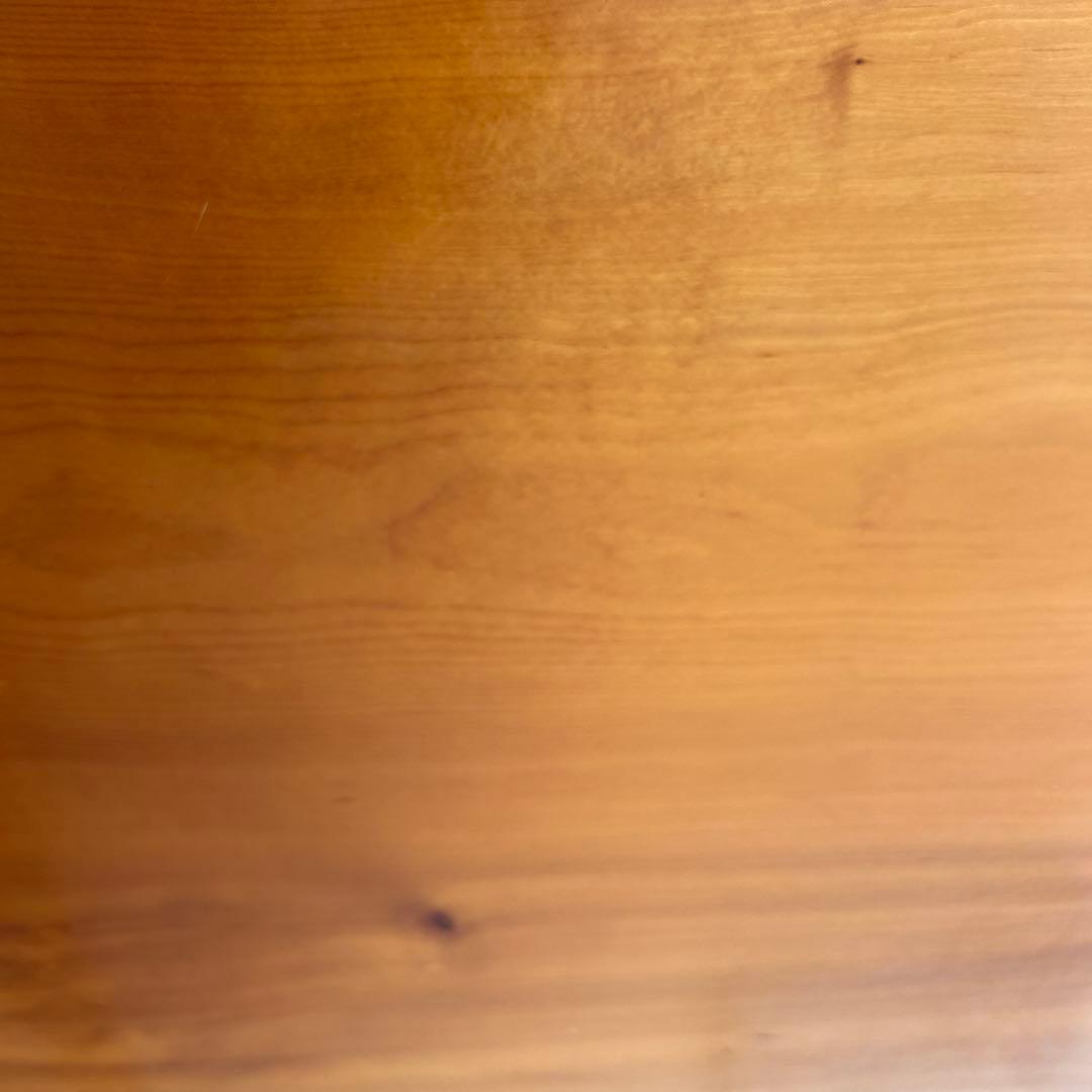 イチョウの一本木のテーブル