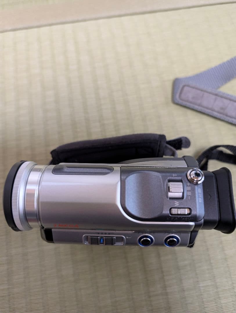 美品ビクター GR-DZ7 デジタルビデオカメラ ミニDV