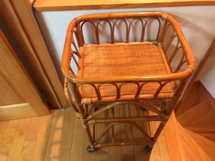 インドネシア産ランドリーワゴン