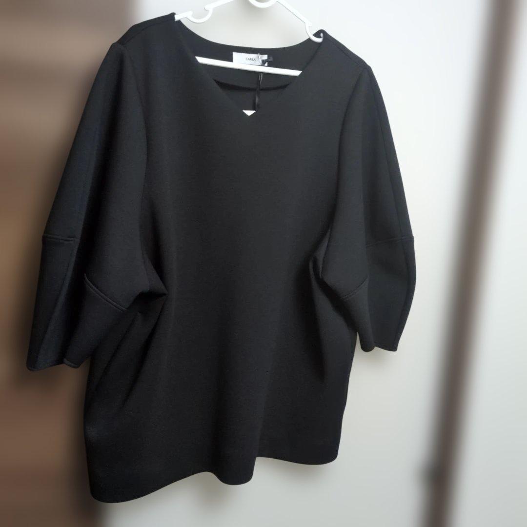 新品未使用CARLA　カーラ Lady puff tunic - Black
