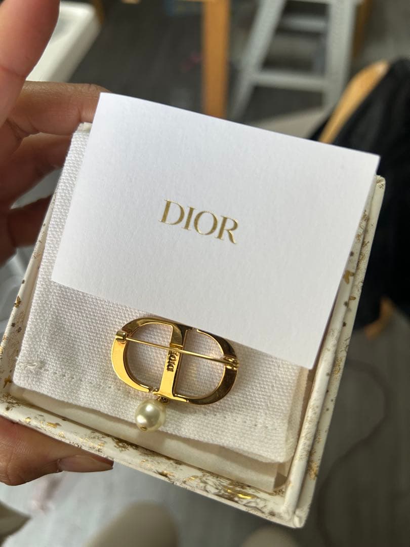 二千円お値引き！パリシャンゼリゼ店で購入　ディオールブローチ