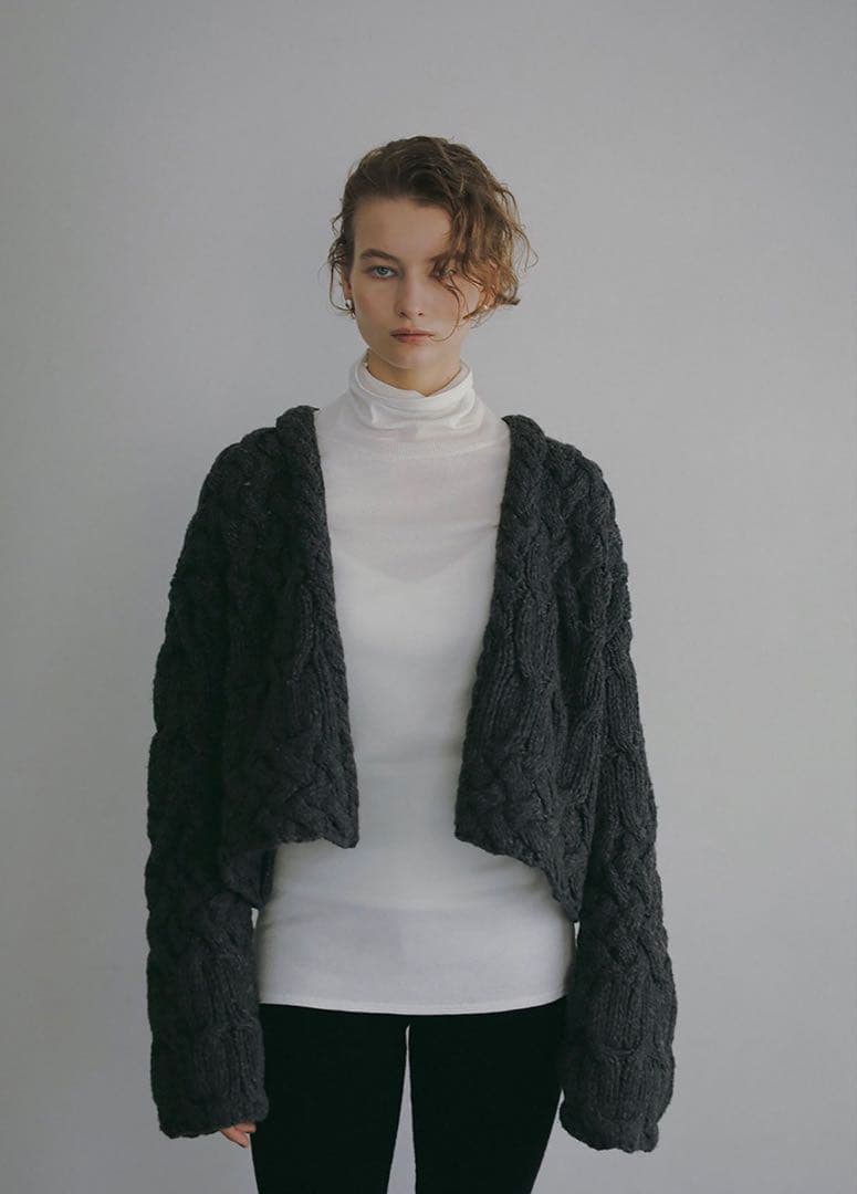 HER. 未使用 ハンドニットカーディガン チャコール エトレ