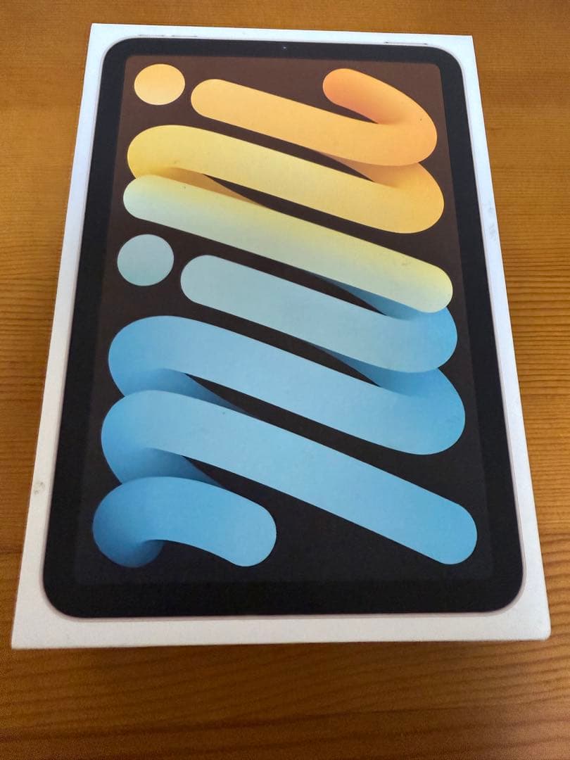 iPad mini6（スターライト）、ケース（ESR）、タッチペン付