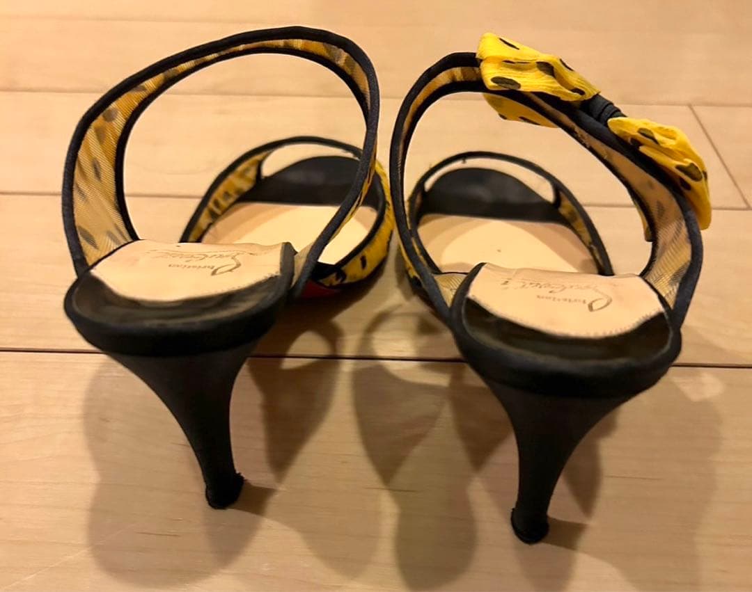 ルブタン Christian Louboutin サンダル リボン