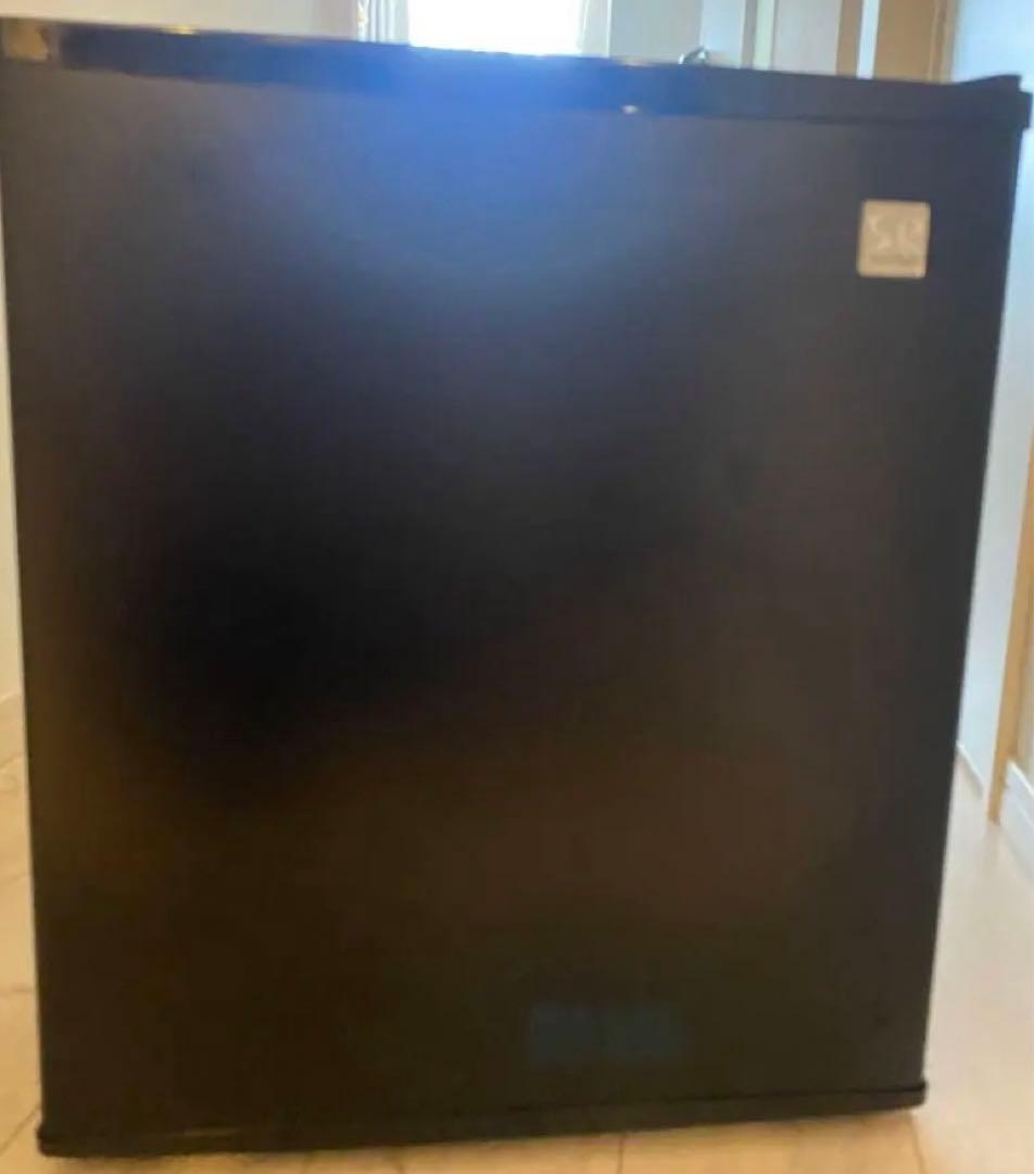 冷蔵庫 小型 48L ペルチェ方式 1ドア 右開き ブラック　美品