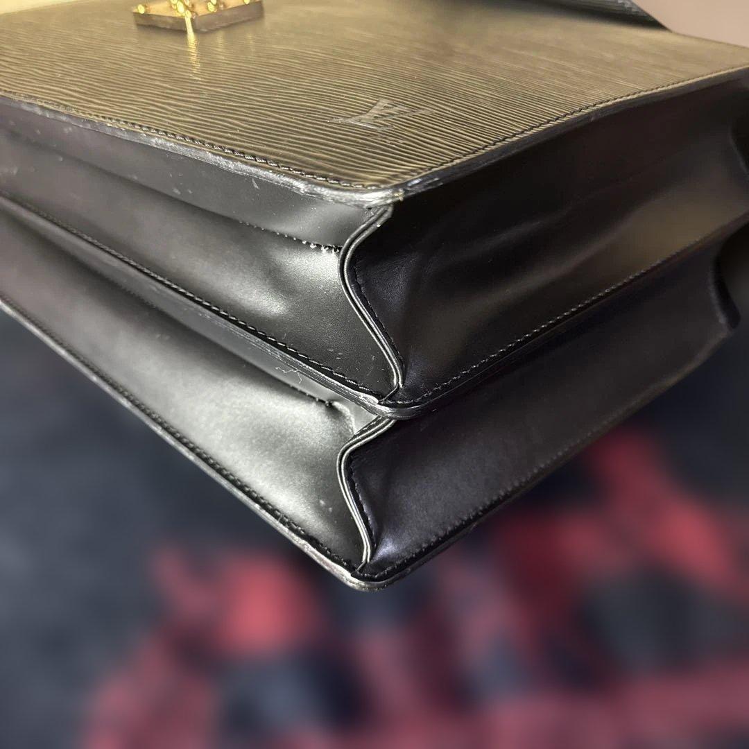 訳ありLouis Vuitton ビジネスバック　エピ　コンセイエ　BLACK