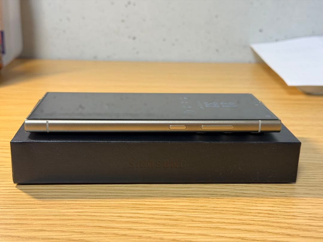 極美品Samsung Galaxy S24ultra チタニウムイエロー 256