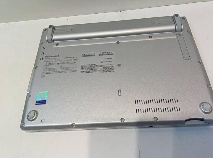 Panasonic CF-SV7 / i7 / SSD256GB / 12.1型