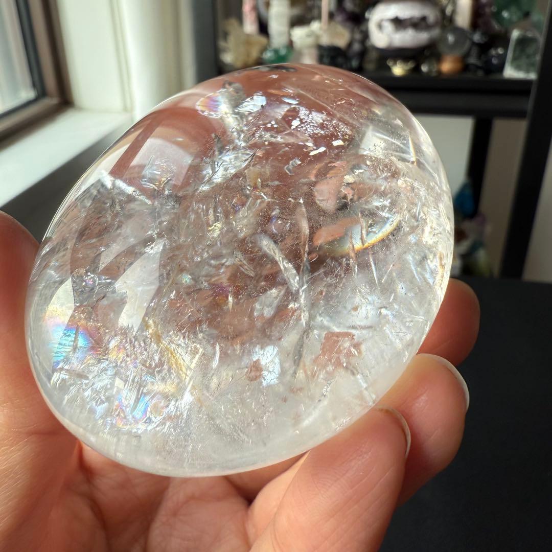 天然石虹あり　水晶の握り石　置物NO.020509