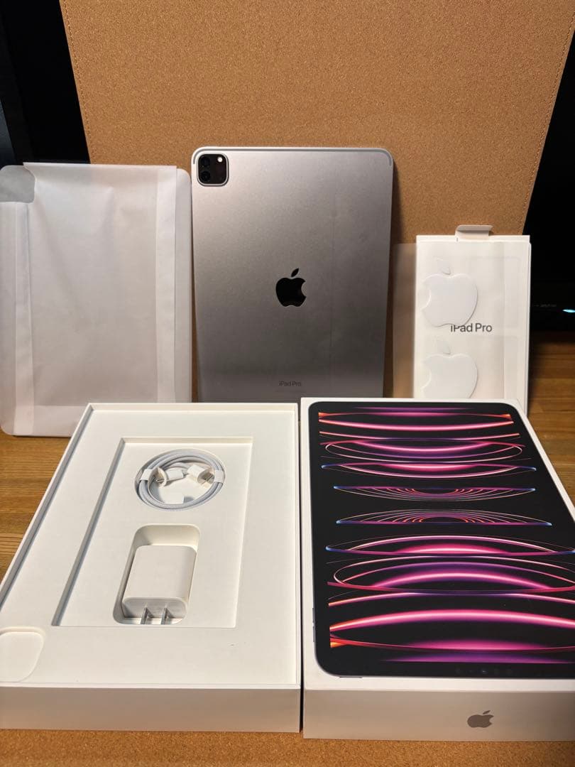 iPad Pro (第4世代) +Apple Pencil +マジックキーボード