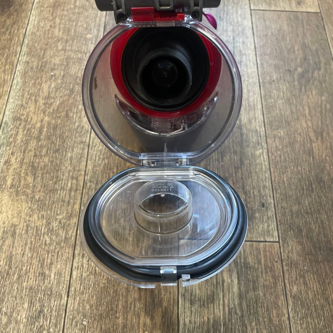 Dyson V8スティッククリーナー 本体とノズルパーツ各種