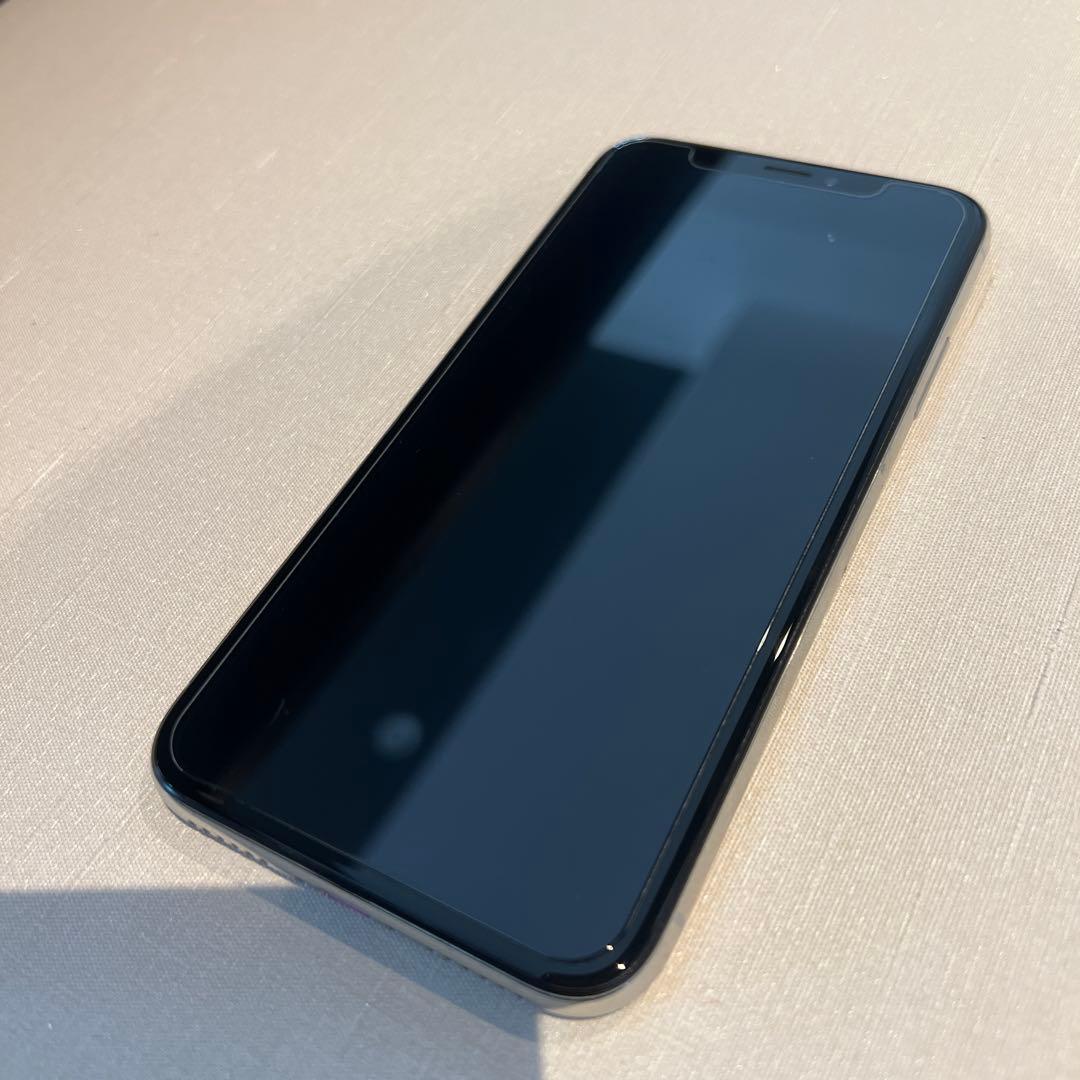 Apple iPhone X シルバー　本体　SIMロックなし　64GB