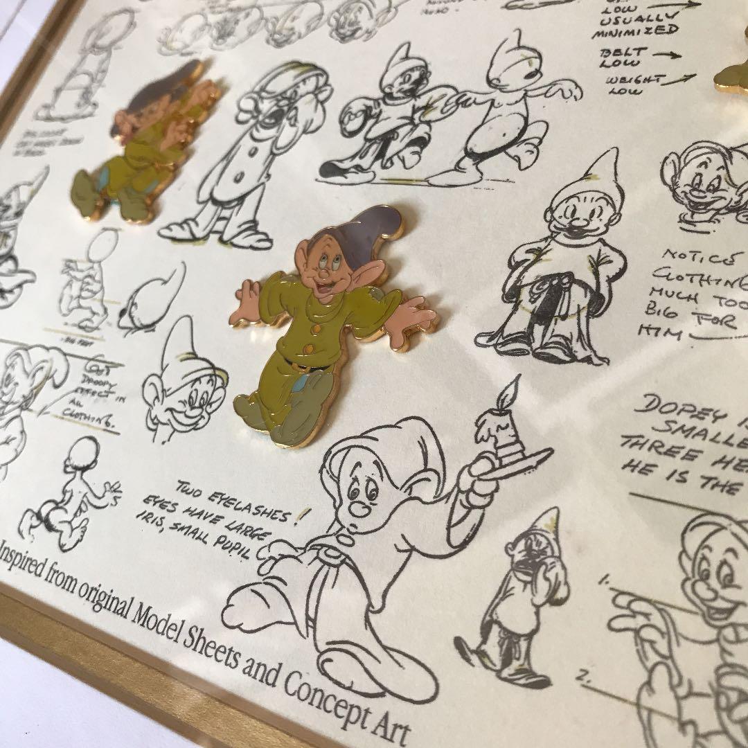 ピンバッチ額 ディズニー