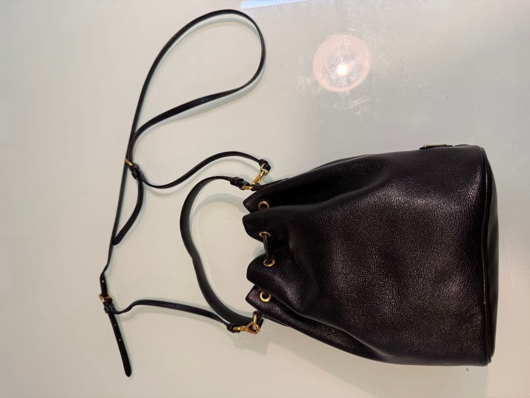 PRADAバケットバッグ ブラック GLACE'CALF レザー 1BH038