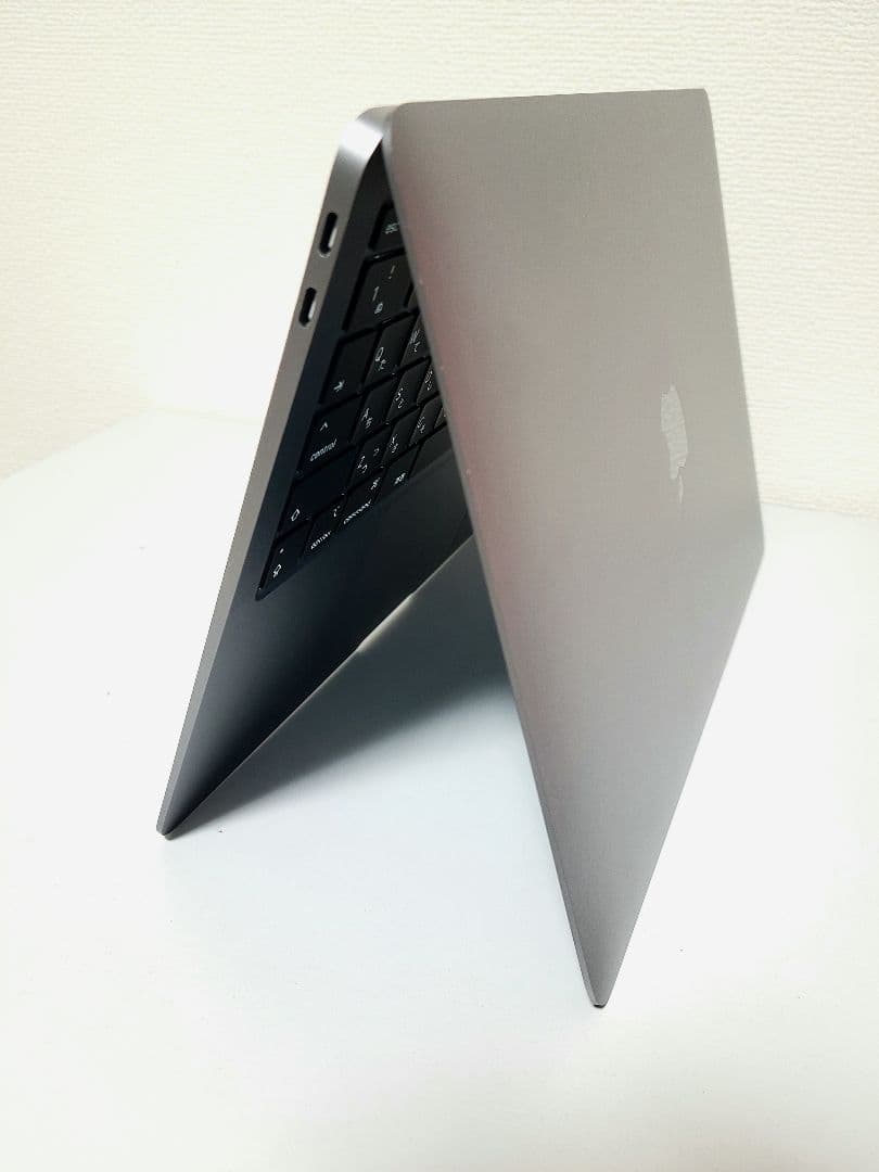 美品　Macbook Air 2020 i7/16GB/512SSD 49回充電