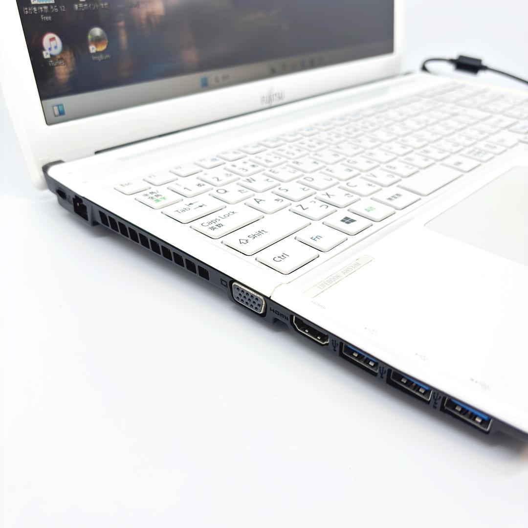 富士通 ノートパソコン Corei7 新品SSD Windows11 A10