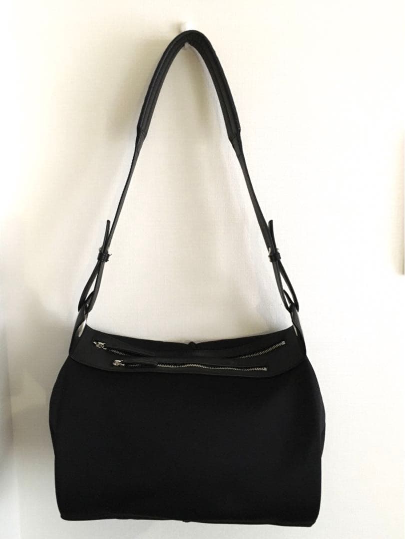 Kawakawa ボディバッグ　wetシリーズ　大きめ　ハトメ