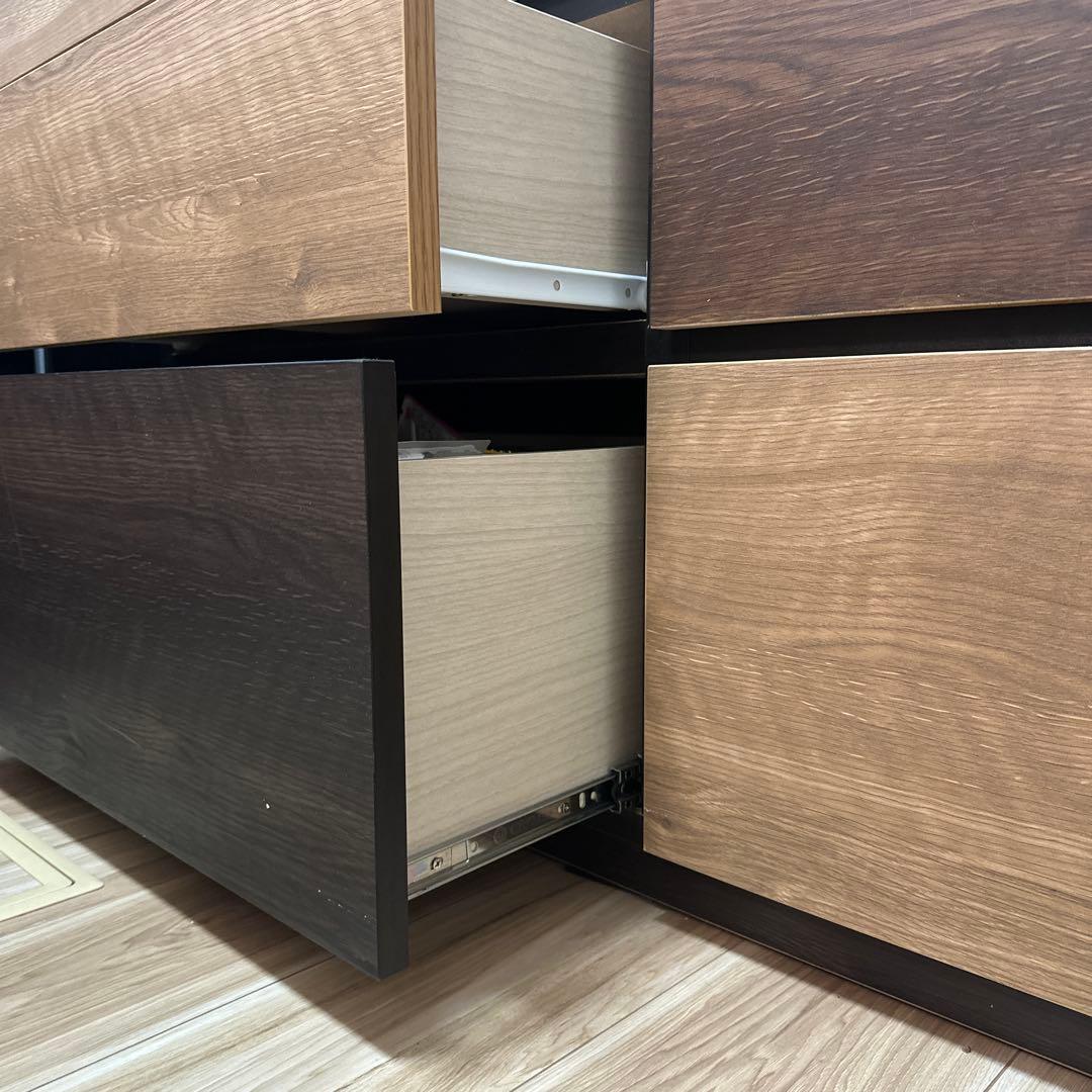 モダンデザイン チェスト　キッチンカウンター　食器棚　サイドボード　ウッド