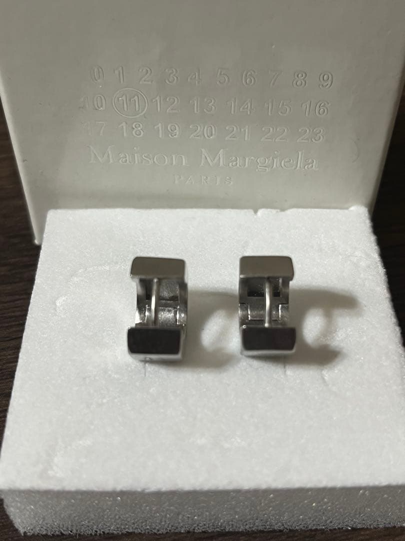 【極美品】Maison Margiela　Bolt&Nutピアス