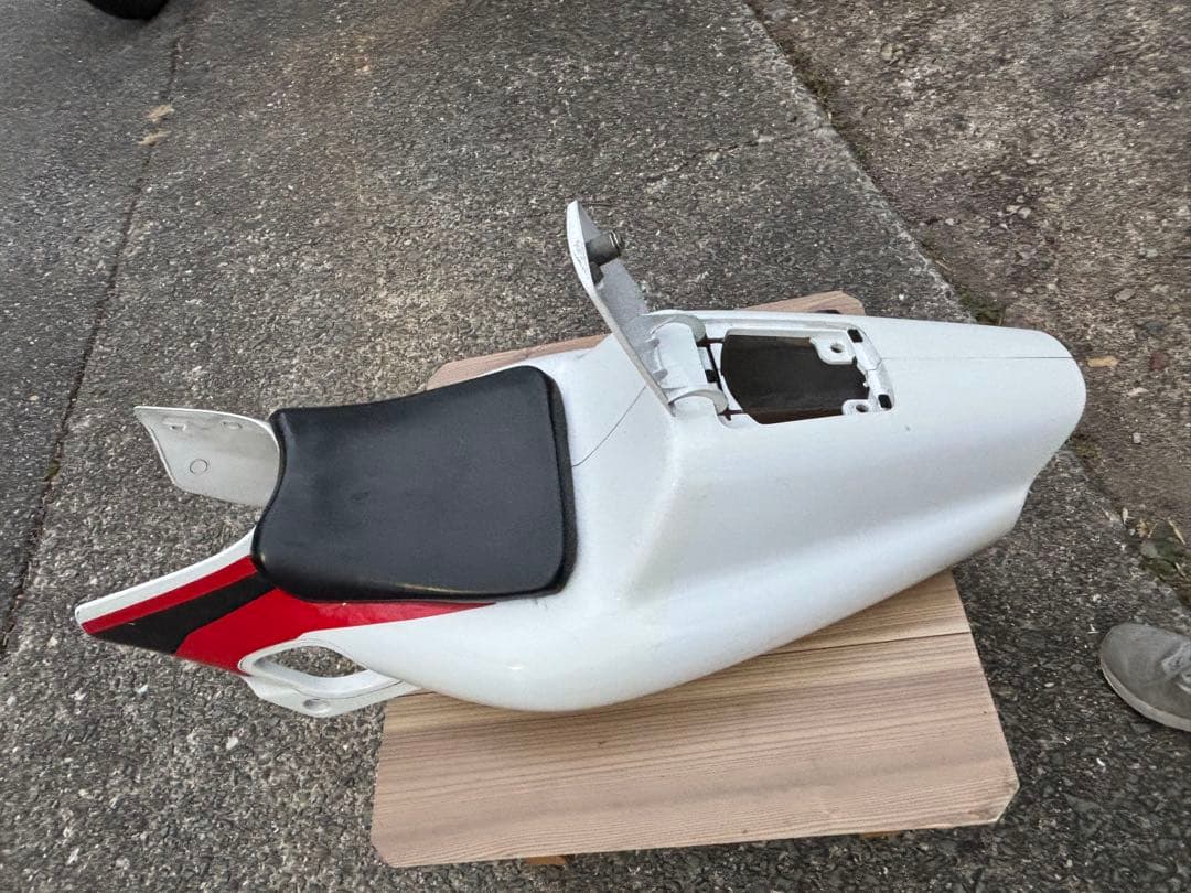 ns1 サイドカバー、シート