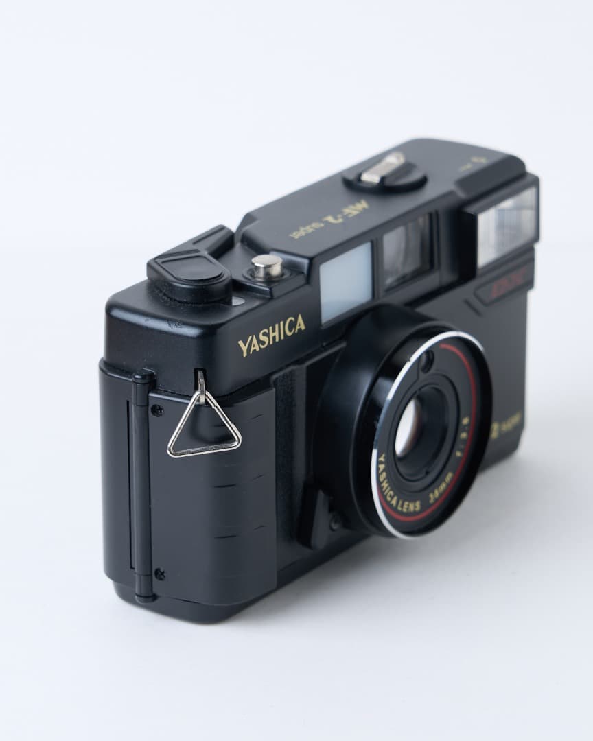 中古　復刻版　YASHICA MF-2 super ブラック ストラップ付き