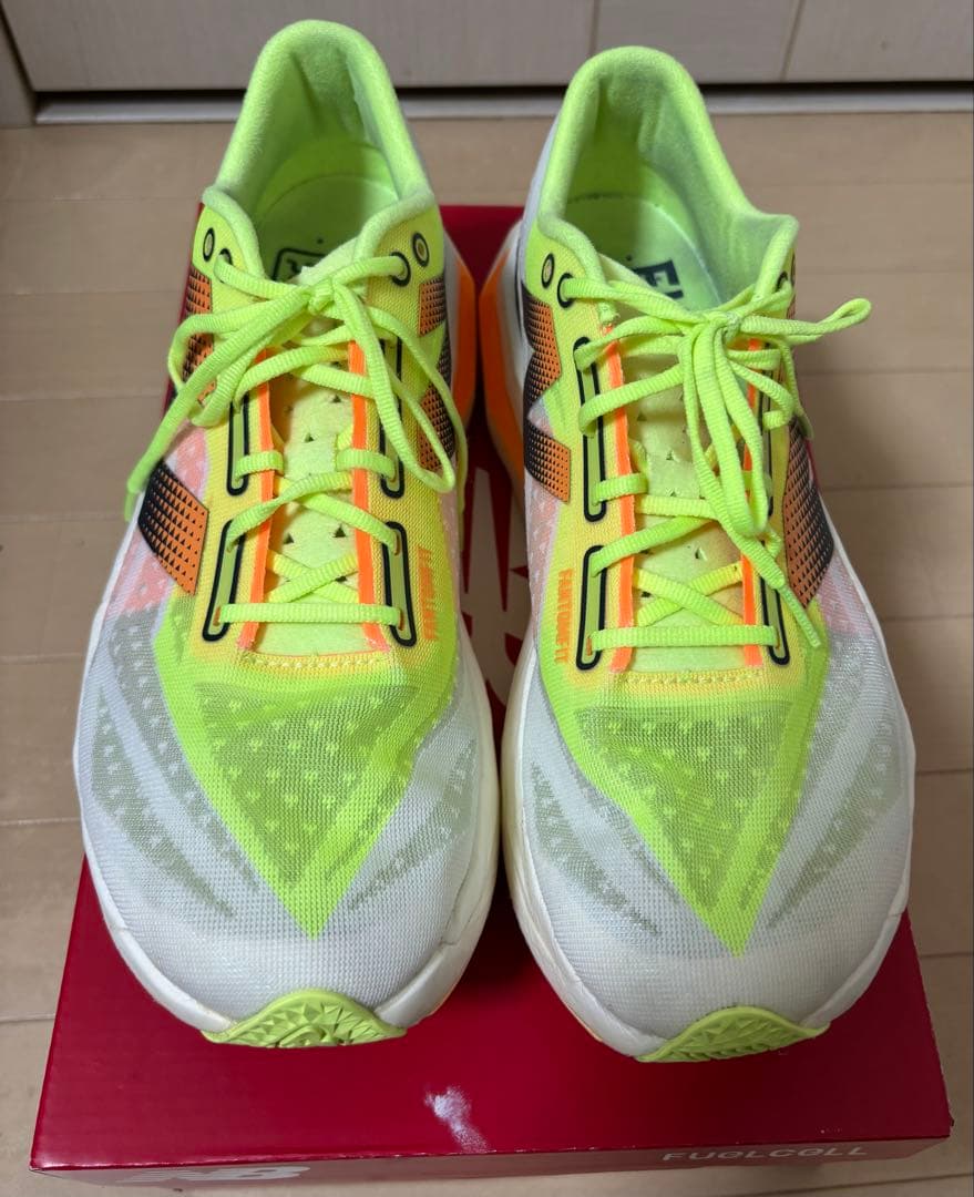 ニューバランス フューエルセル スーパーコンプ エリートv4 27.5