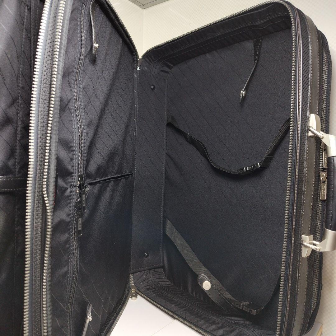 未使用近マルエム大型ビジネスカバン　高級出張カバン　キー付き　A3収納　黒色