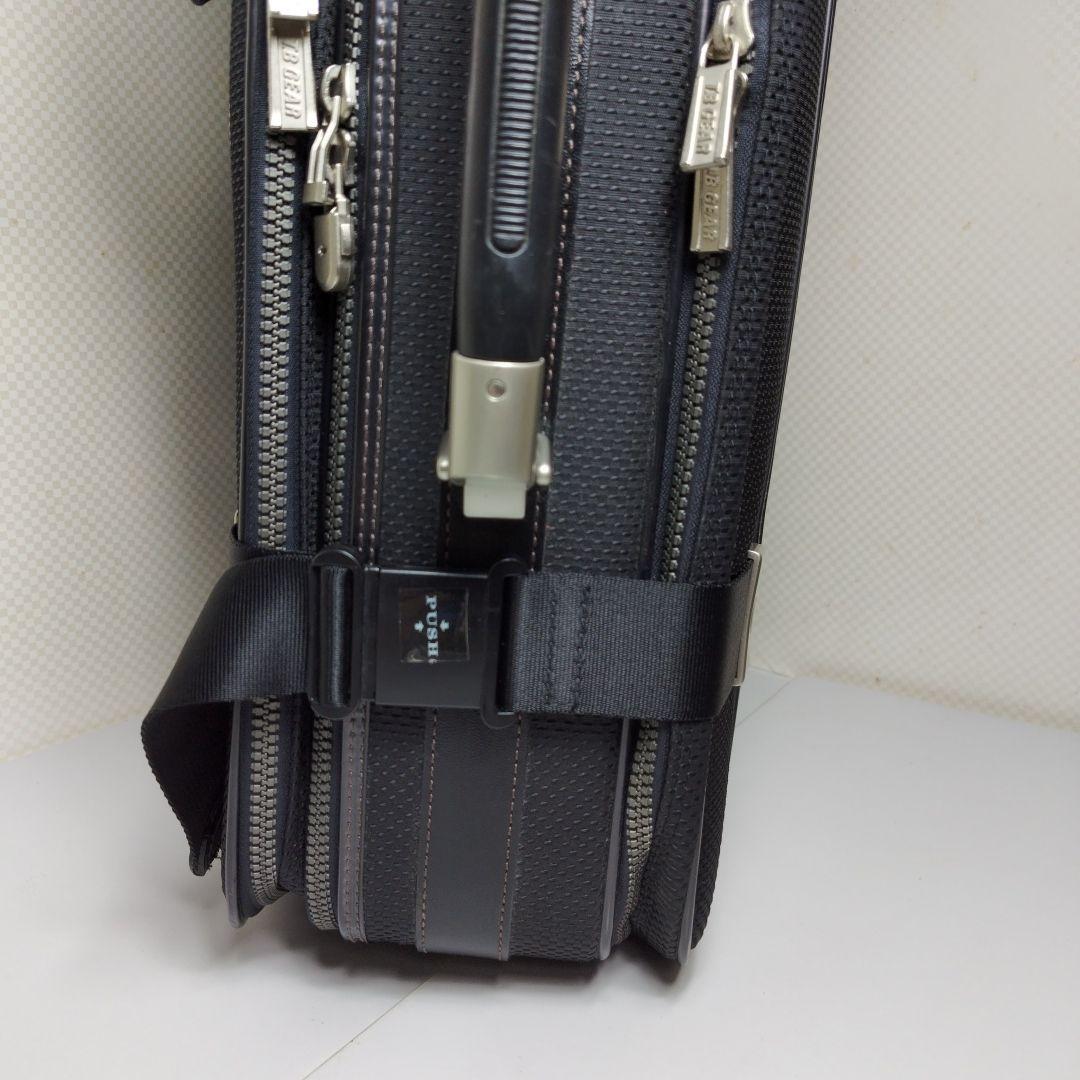 未使用近マルエム大型ビジネスカバン　高級出張カバン　キー付き　A3収納　黒色