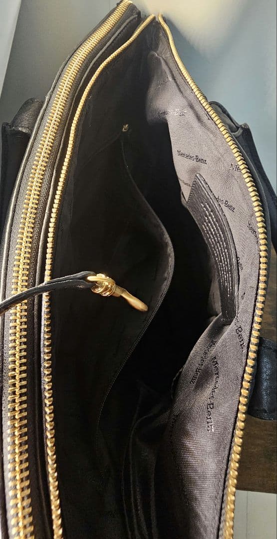 【ほぼ使用せず】 メルセデスベンツ × ブリー コラボ　ビジネスバッグ 本革 黒