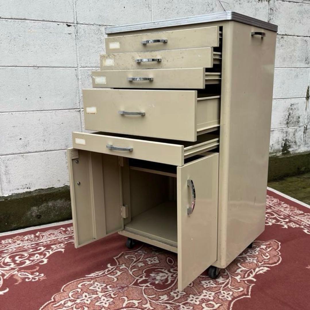 ビンテージ古家具◾️インダストリアル スチール製 デンタルキャビネット 収納棚