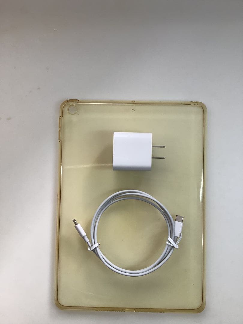 Apple 第6世代iPad Wi-Fiモデル 32GB スペースグレイ