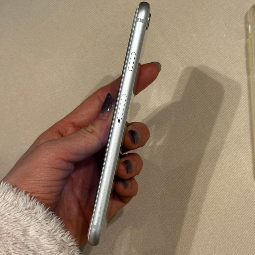 【美品】 iPhone8 ホワイト64GB SIMロック解除済クリアケース付