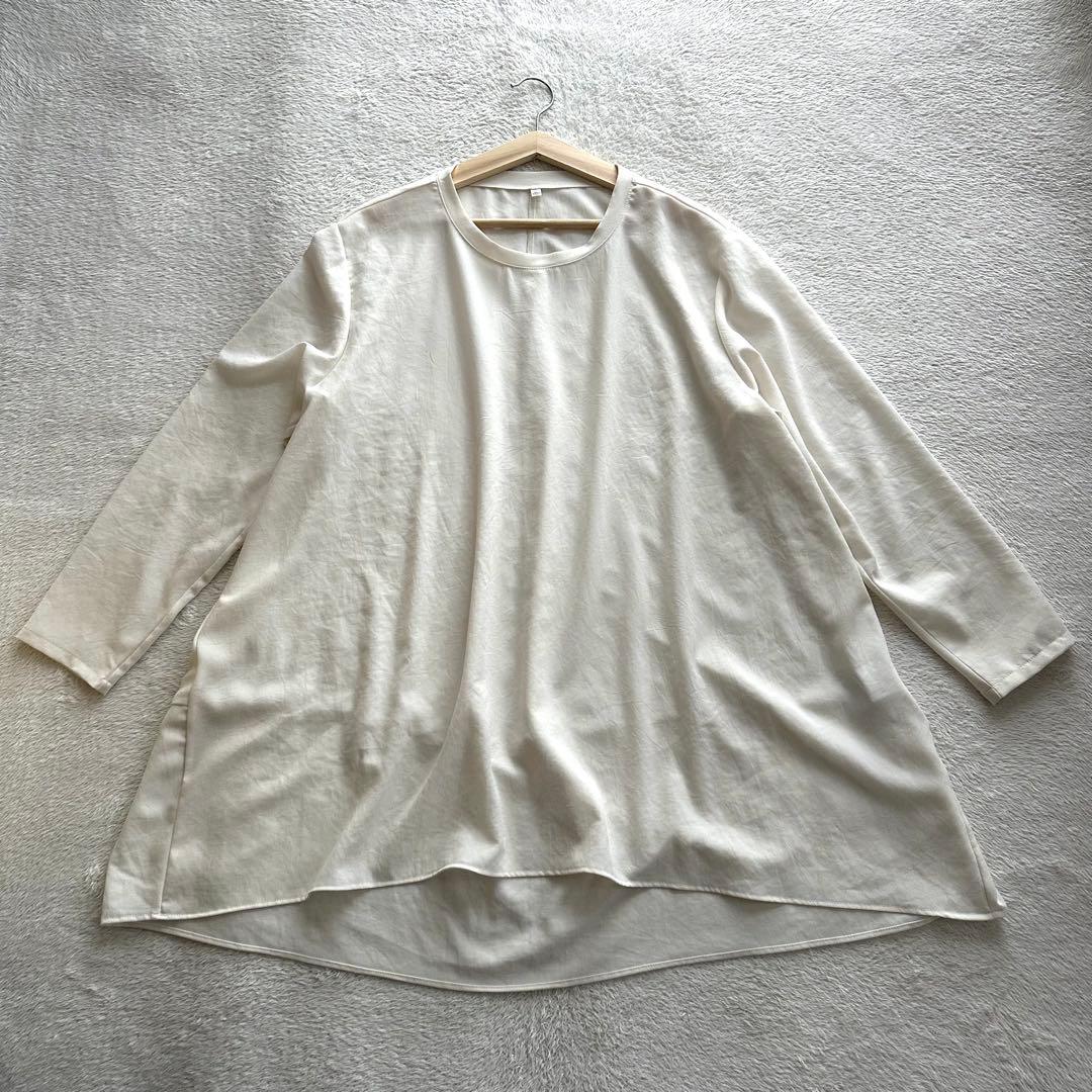 美品　BEARDSLEY ビアズリー 後ろドレープTブラウス　アイボリー　フリー