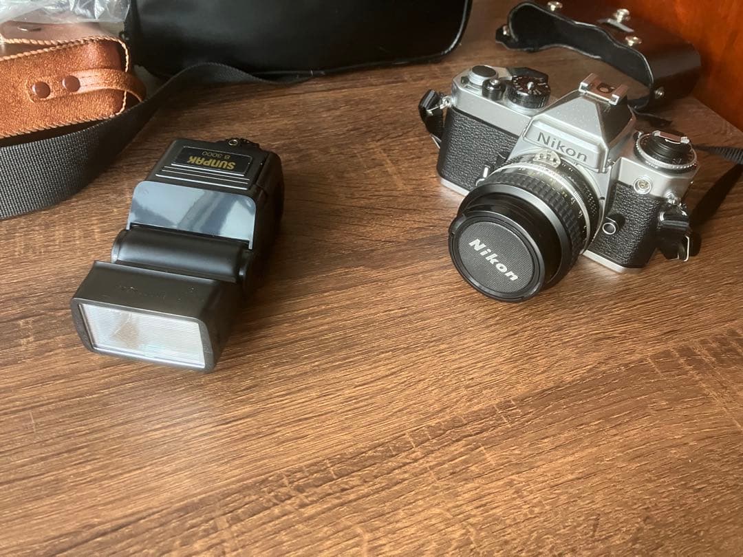 ニコン　FE ストロボ付き