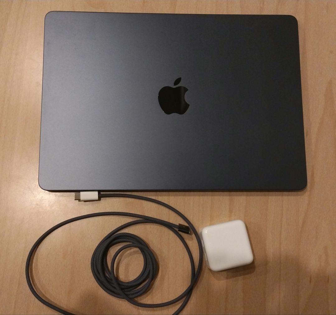 MacBook Air M2 13.6インチ　ミッドナイト