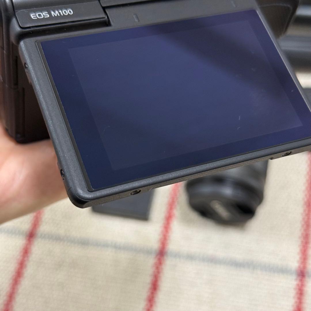 canon eos m100 ミラーレス一眼　デジカメ　ブラック