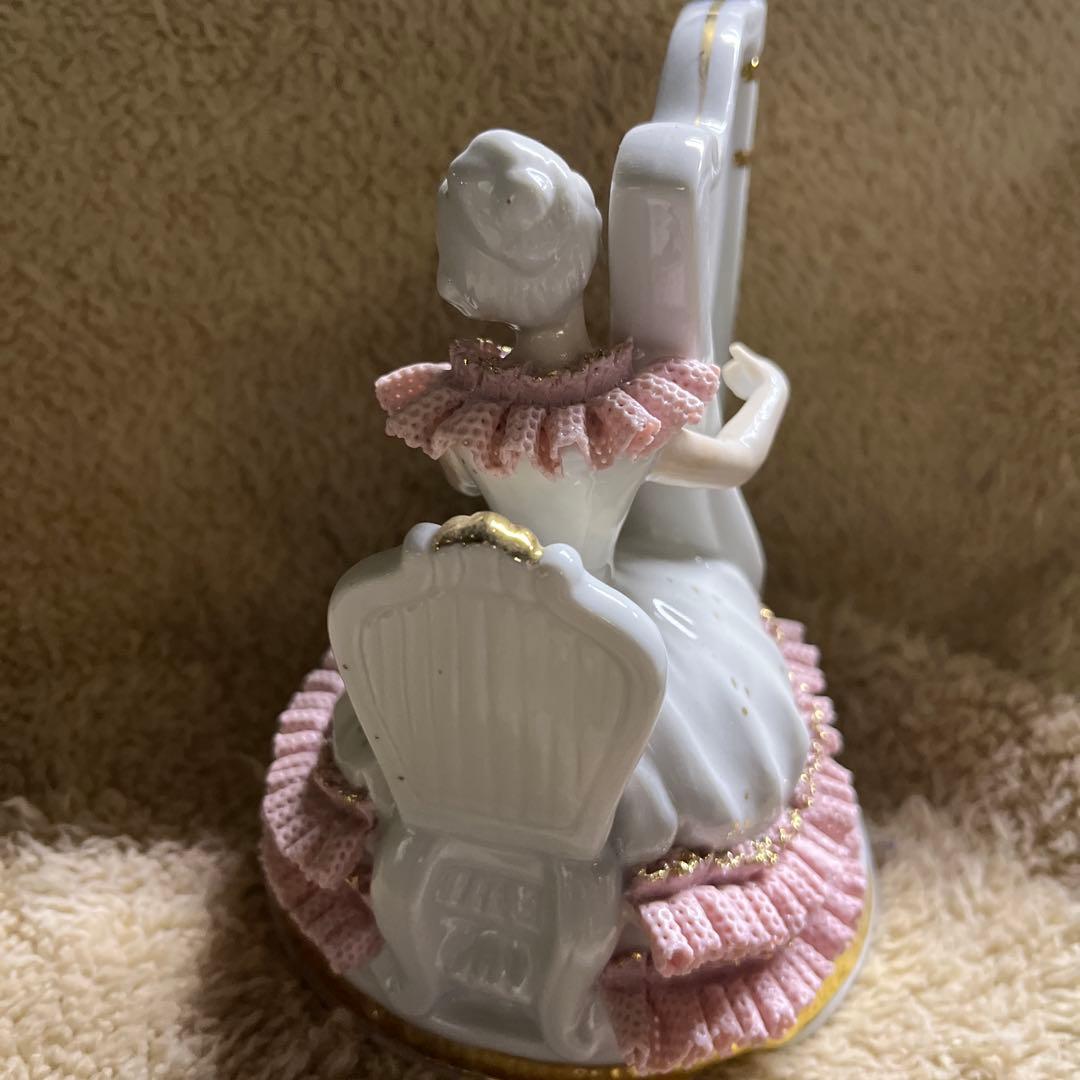 ハープを演奏する女性のオルゴール