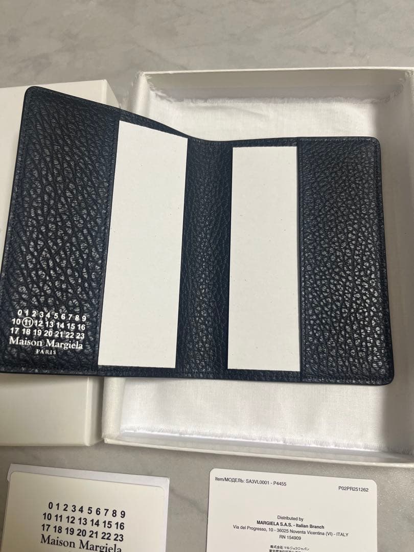 メゾンマルジェラ　正規品　4ステッチパスポートカバー