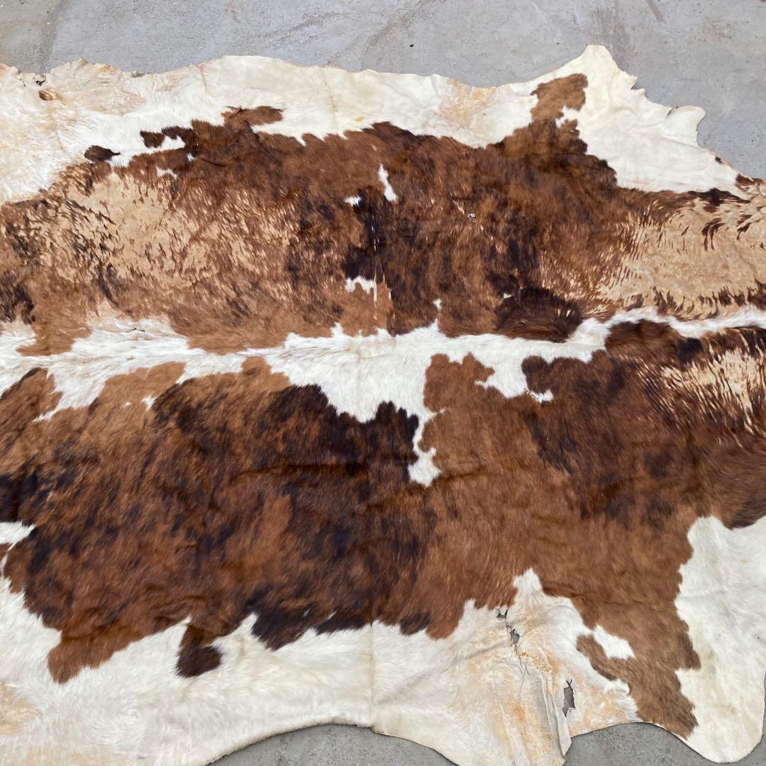 コ*中様 一頭分 牛革 本革 毛皮ラグ ハラコ カウラグ 約230×170cm
