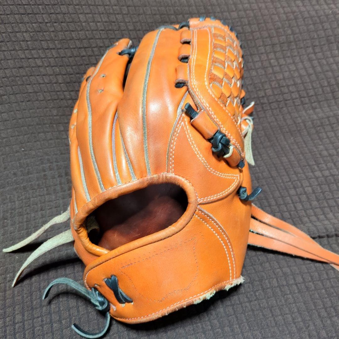 はとむねです。ラベル無　Wilsonスタッフ　硬式内野手　右投げ