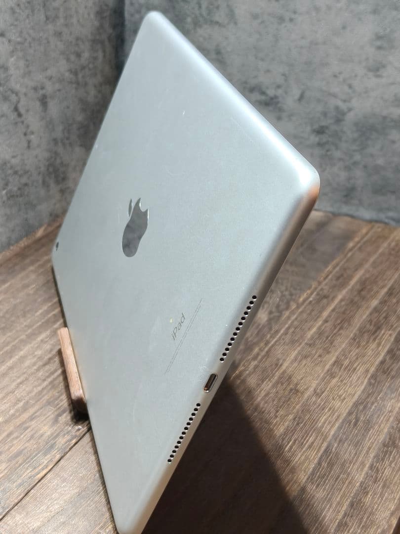 iPad6 第6世代 32GB タブレット v253