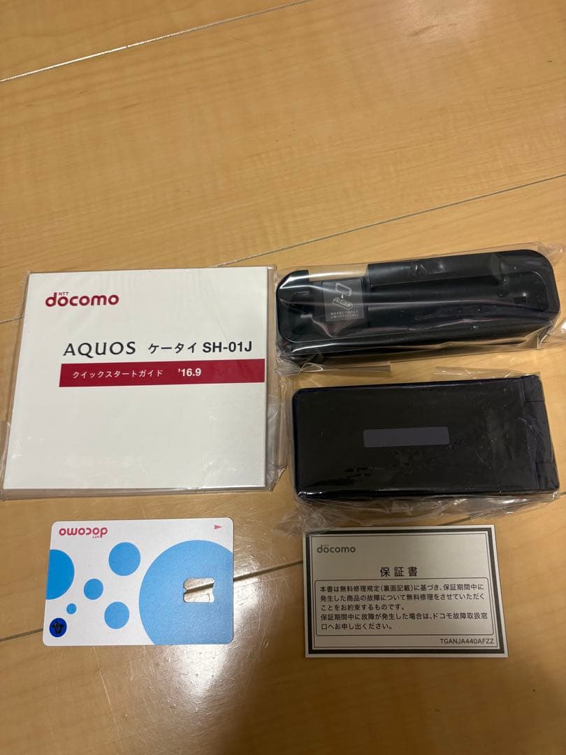 AQUOS SH-01J Blue Black (K) 本体