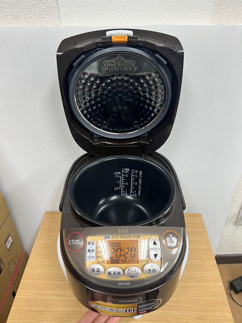 象印 IH炊飯ジャー NW-VA10 5.5合 ブラウン 2019年製