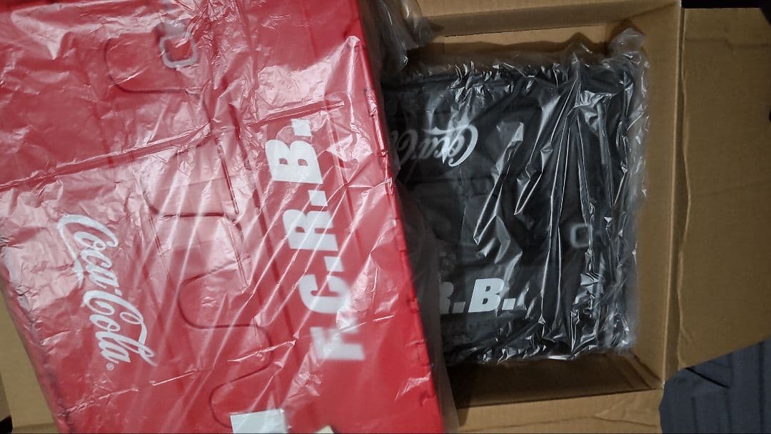 FCRB コカコーラ コンテナ セット 新品未使用 タグ付き♪