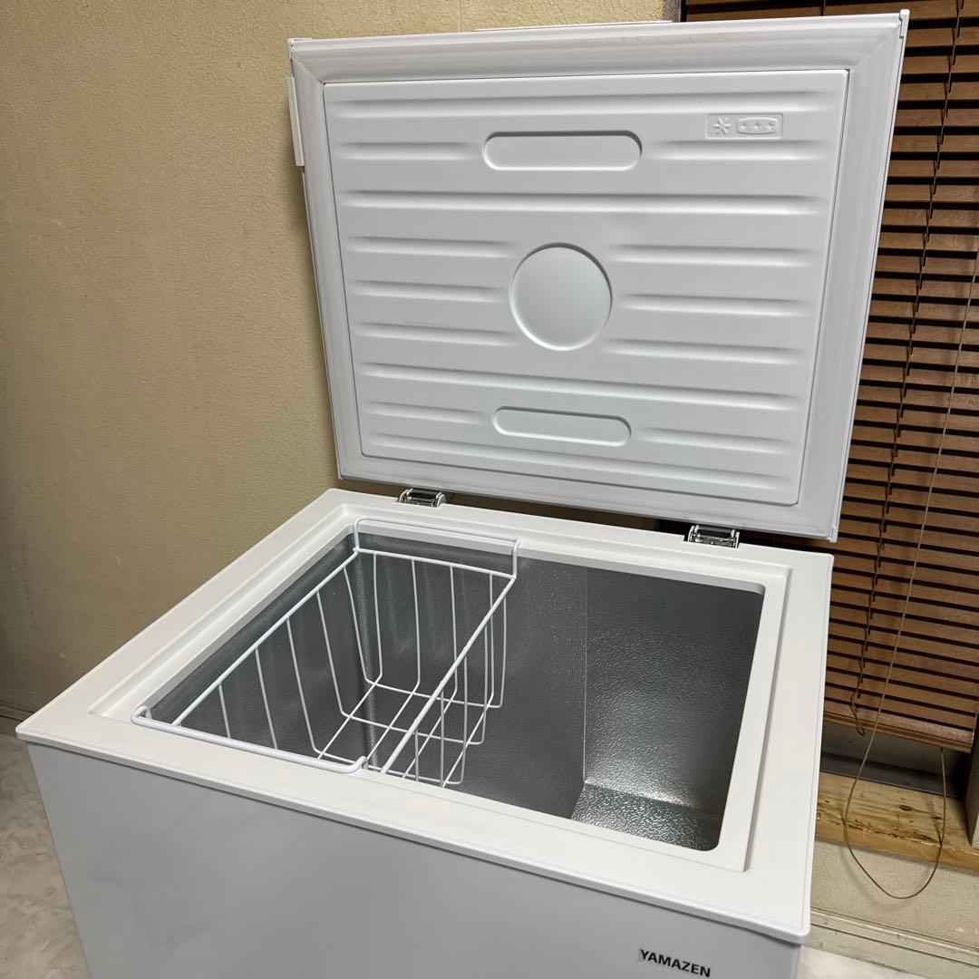 ほぼ未使用 YAMAZEN 冷凍庫 66L 静音 省エネ 温度調節7段階