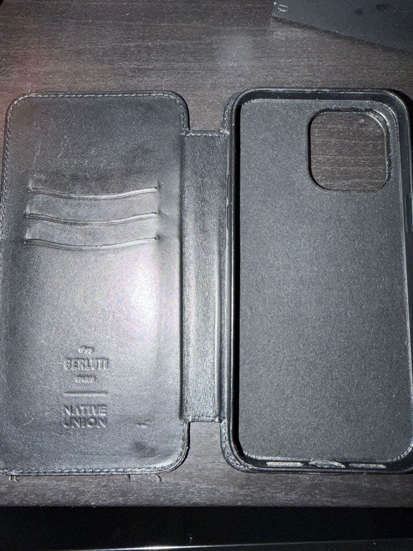 ベルルッティ iPhone用手帳型ケース