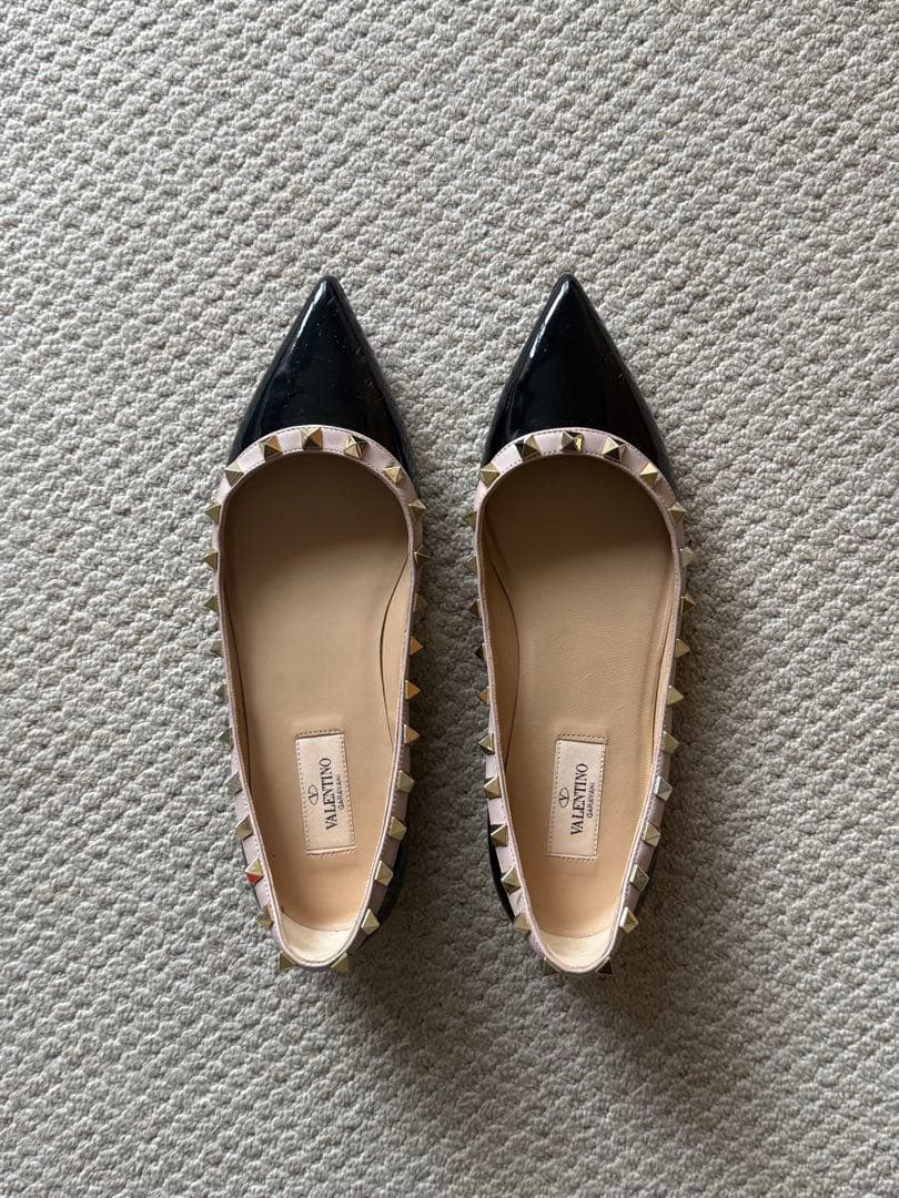 ヴァレンティノ　フラットシューズ