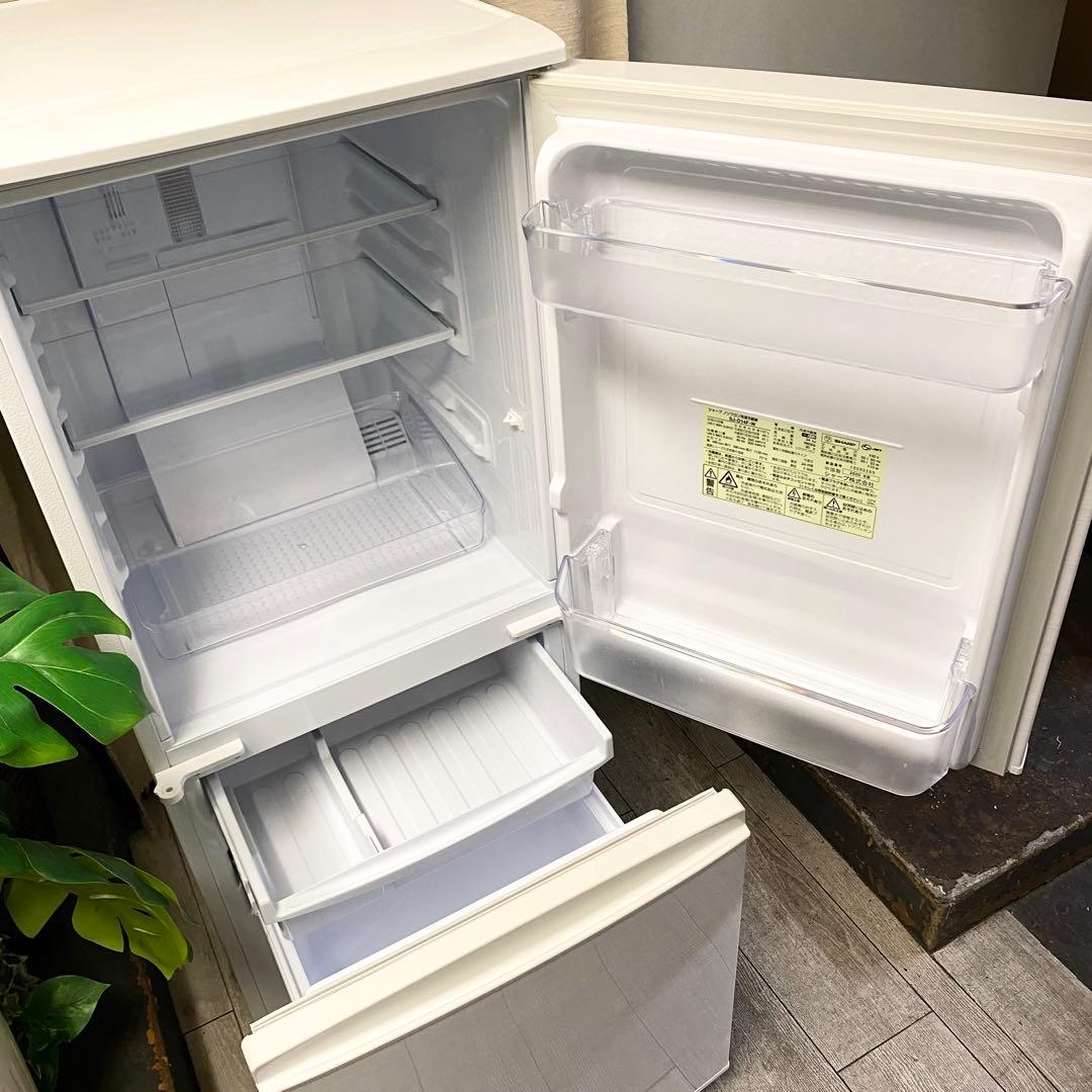 設置場所を選ばない、どっちも付け替えドア！ 一人暮らし！冷凍冷蔵庫137L