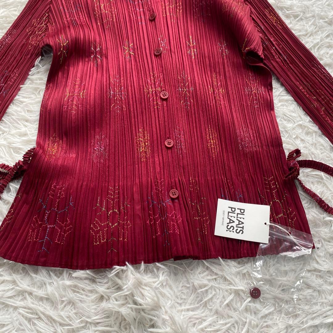 美品タグ付き　プリーツプリーズ　ブラウス　リボン　赤　ボタン　ボルドー　L